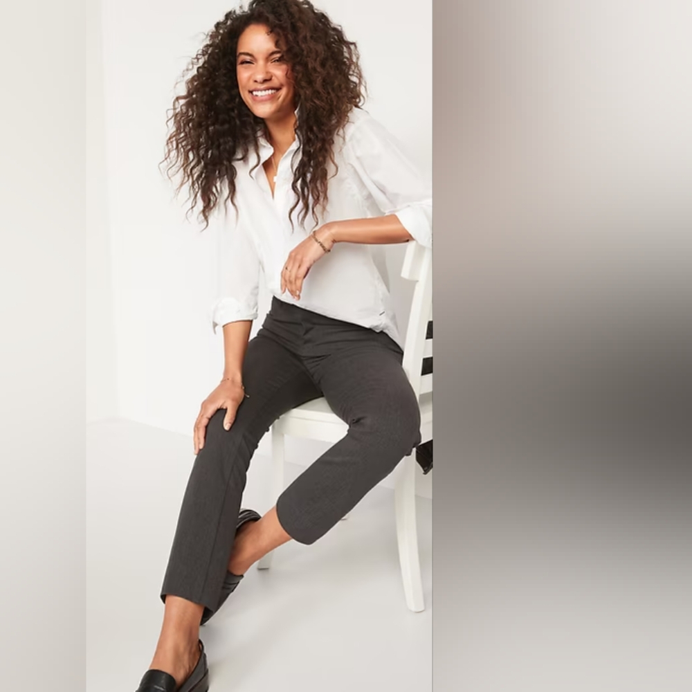 🎉 SALE 🎉 NWT Old Navy High-Waisted Pixie Straight Pants